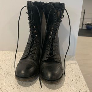 Combat boots